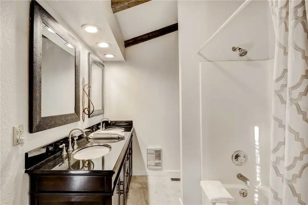 Alto Lakes - Four Bedroom Cabin with Hot Tub