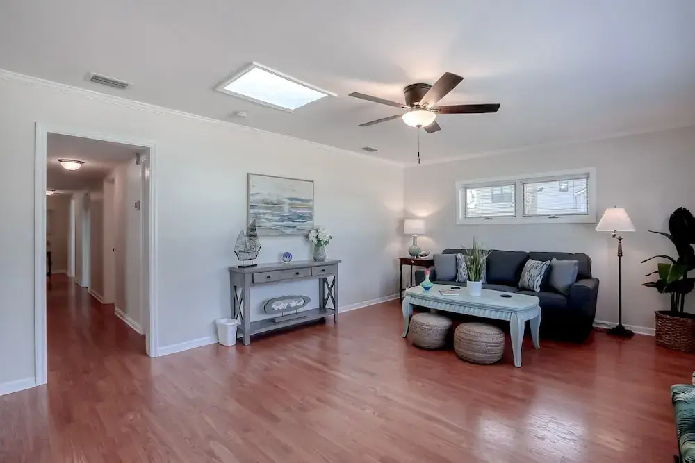 Beachside Snowbird Escape With Fenced Yard & Washer/dryer - Walk to Beach Access