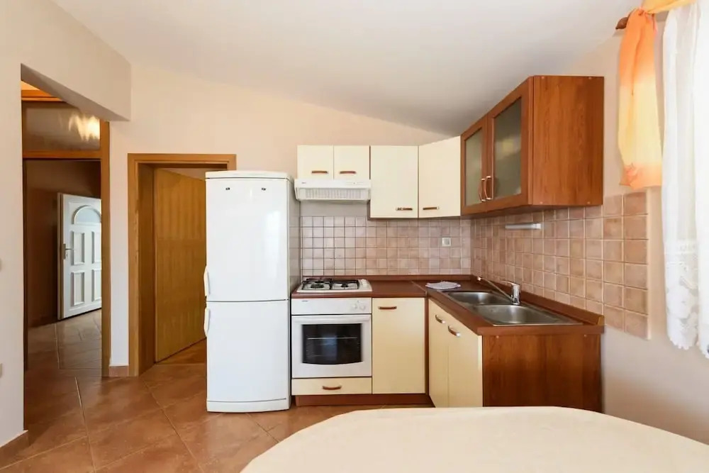Vese - 100 m From Beach - A4