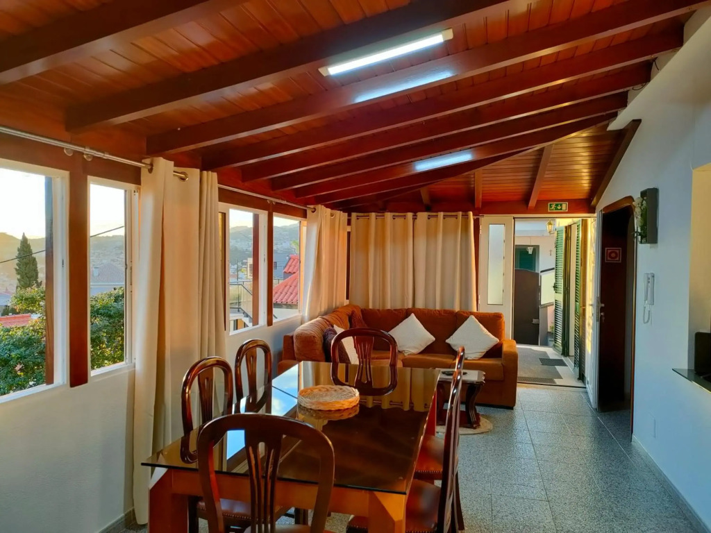 Rochinha House