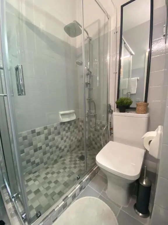 2 bedroom apartment close to Piraeus port