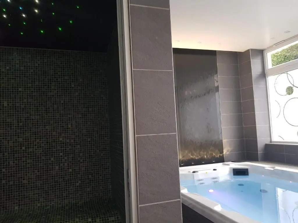 Le Castelet Sancy - Jardin & Spa