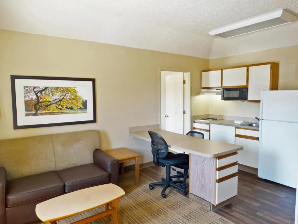 Homestead Studio Suites - Kansas City - Airport