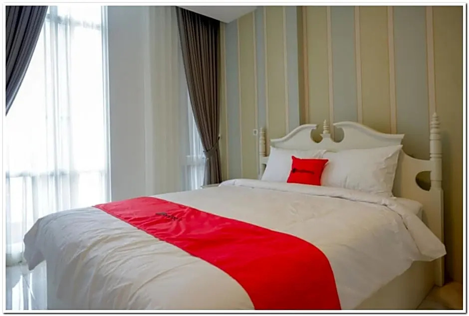 RedDoorz Plus @ Madukoro Raya Semarang