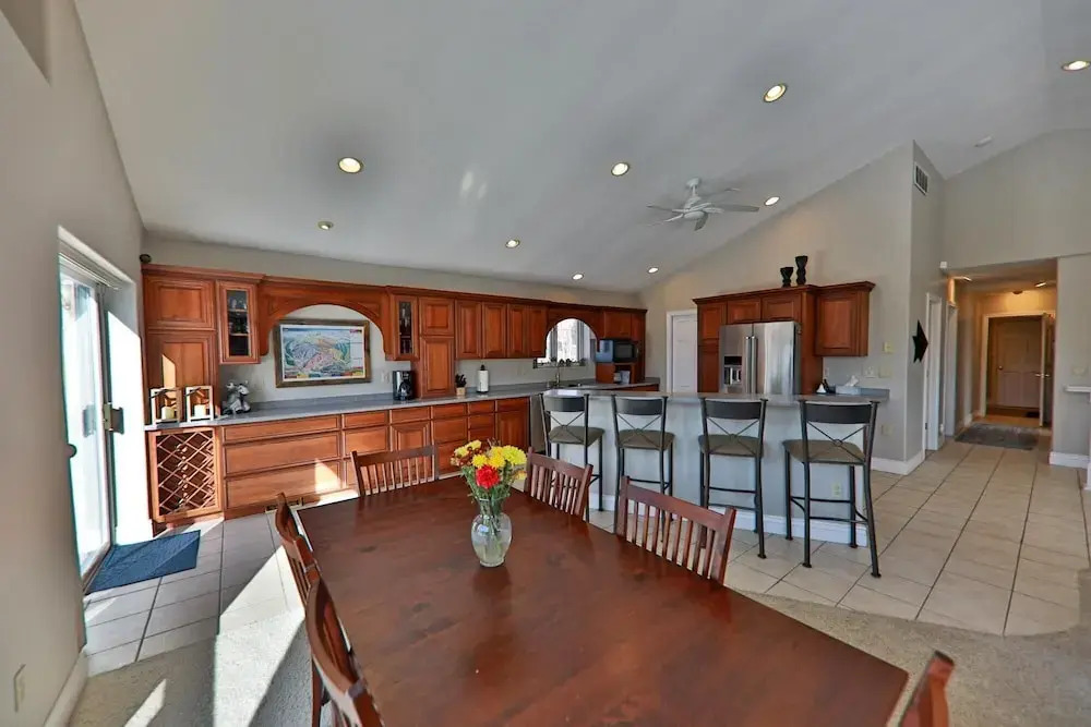 461 Balsh 5 Bedrooms 4.5 Bathrooms Home