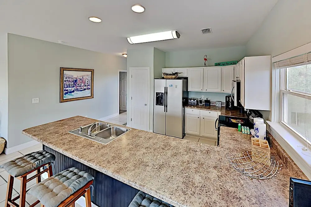 New Listing! Spacious Beach W/ Pools & Tennis 5 Bedroom Home