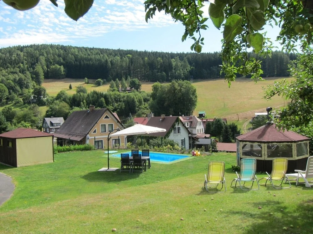 Holiday Home With Large Garden, Private Swimming Pool, Beautiful View and Directly by the Piste