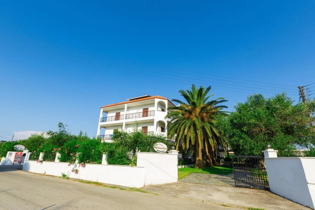 Ccb Bruskos Hotel