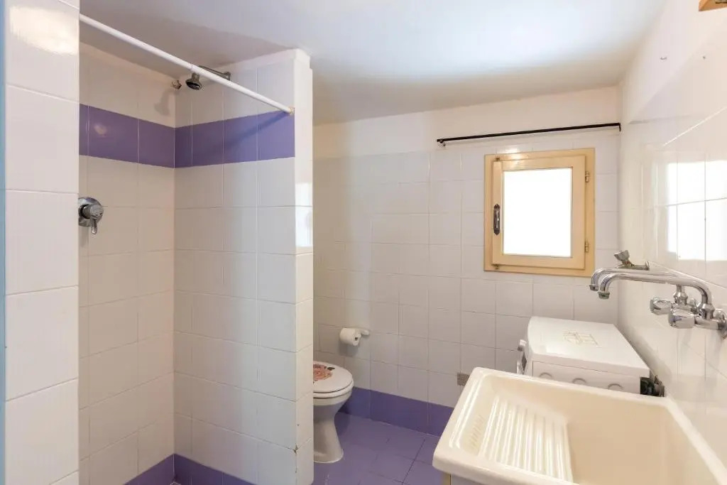 Val d'Arno House with Garden, Parking and Swimming Pool