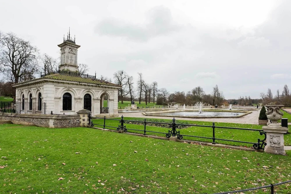 Veeve - Hyde Park Hideaway