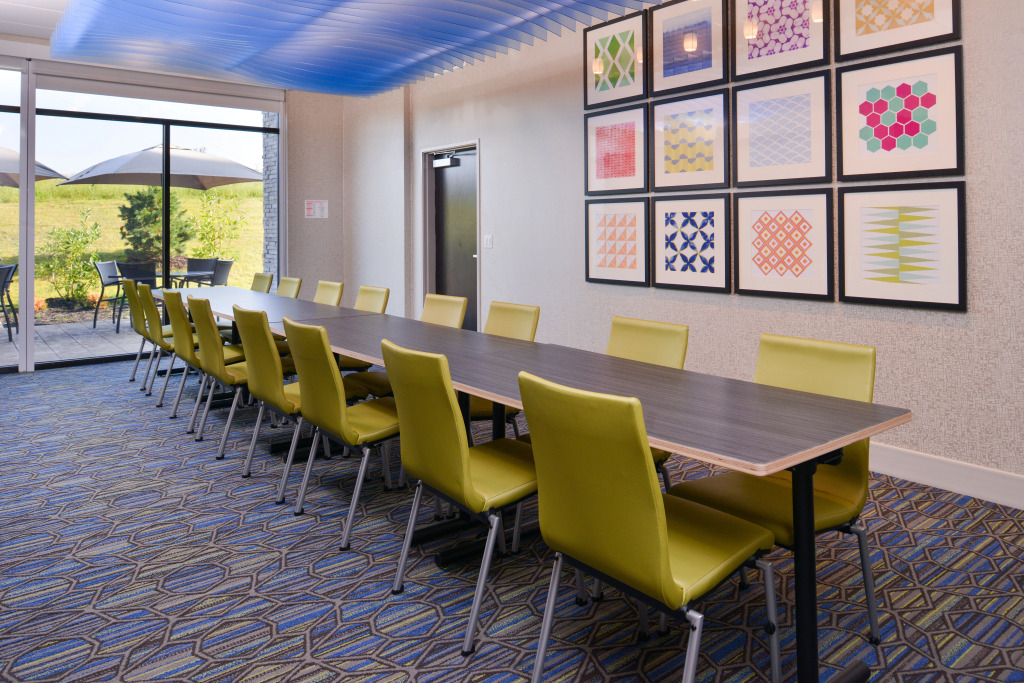 Holiday Inn Express & Suites - Olathe West by IHG