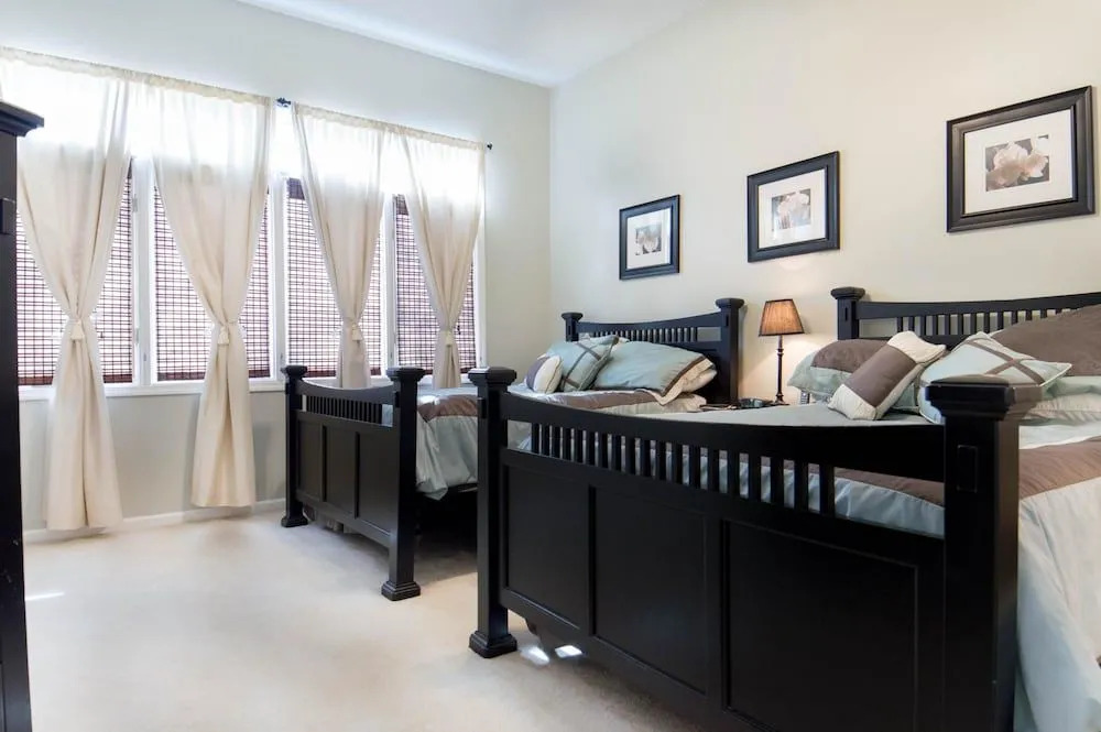 Tidewater Condo 1221-1 by RedAwning