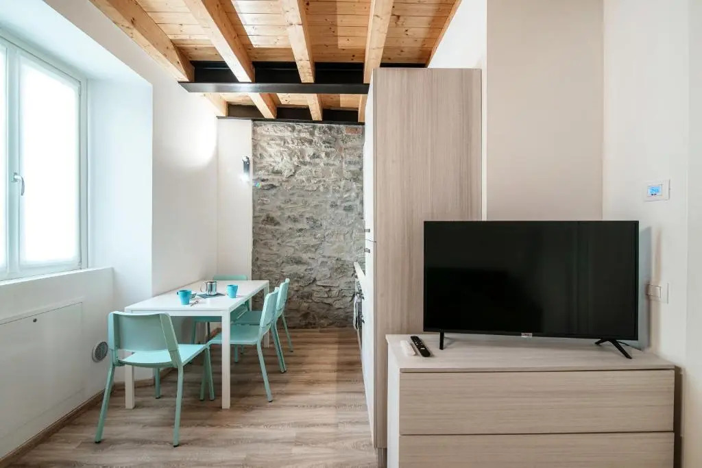 Spazio 77 by "The House Of Travelers"