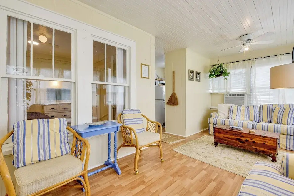 < 1 Mi to Dtwn Bradenton & Riverwalk! Sunny Apt