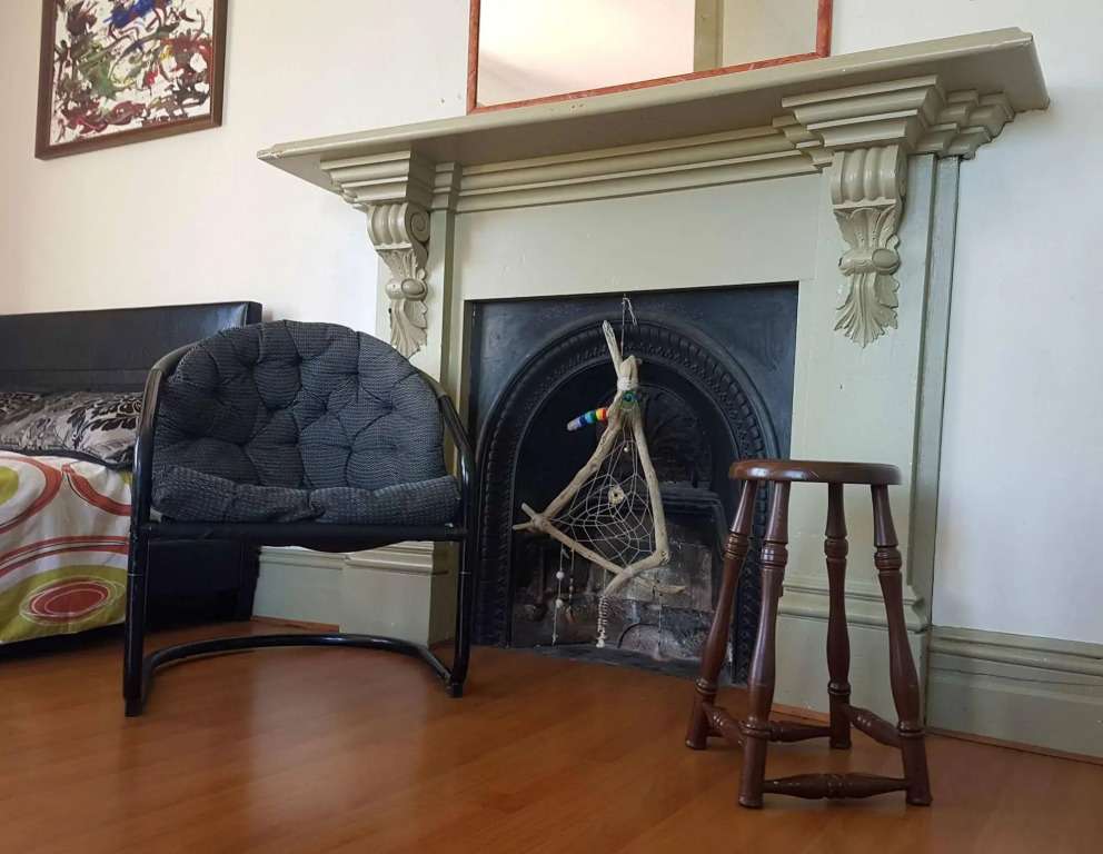 Chillawhile Backpackers Art Gallery - Hostel