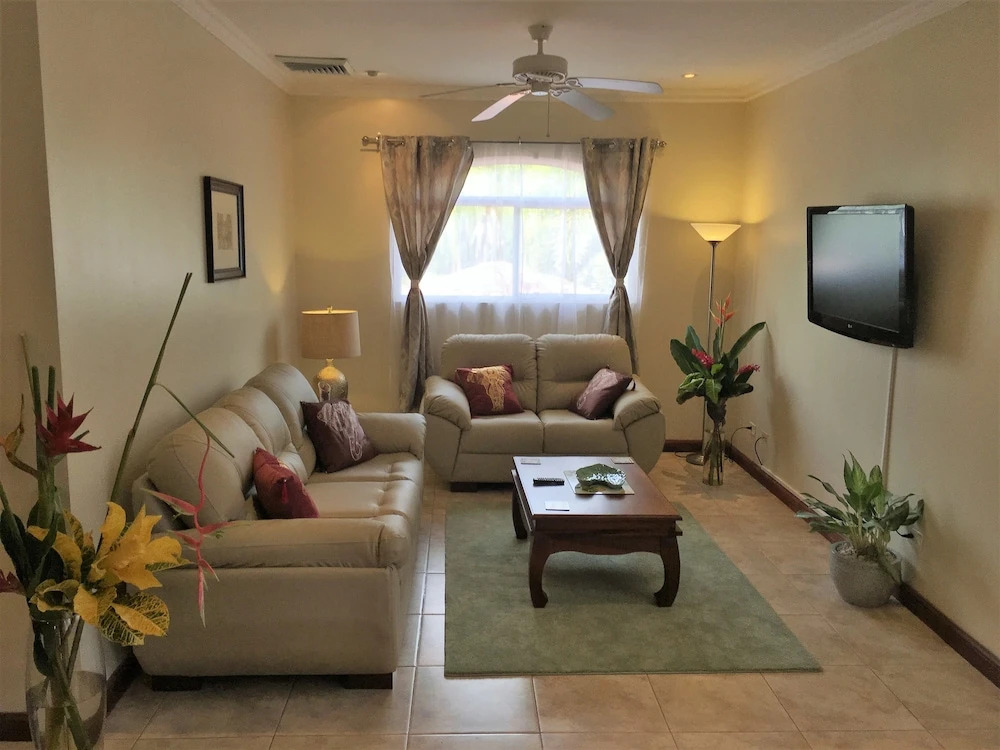 La Reserve #A4 Luxury Condo
