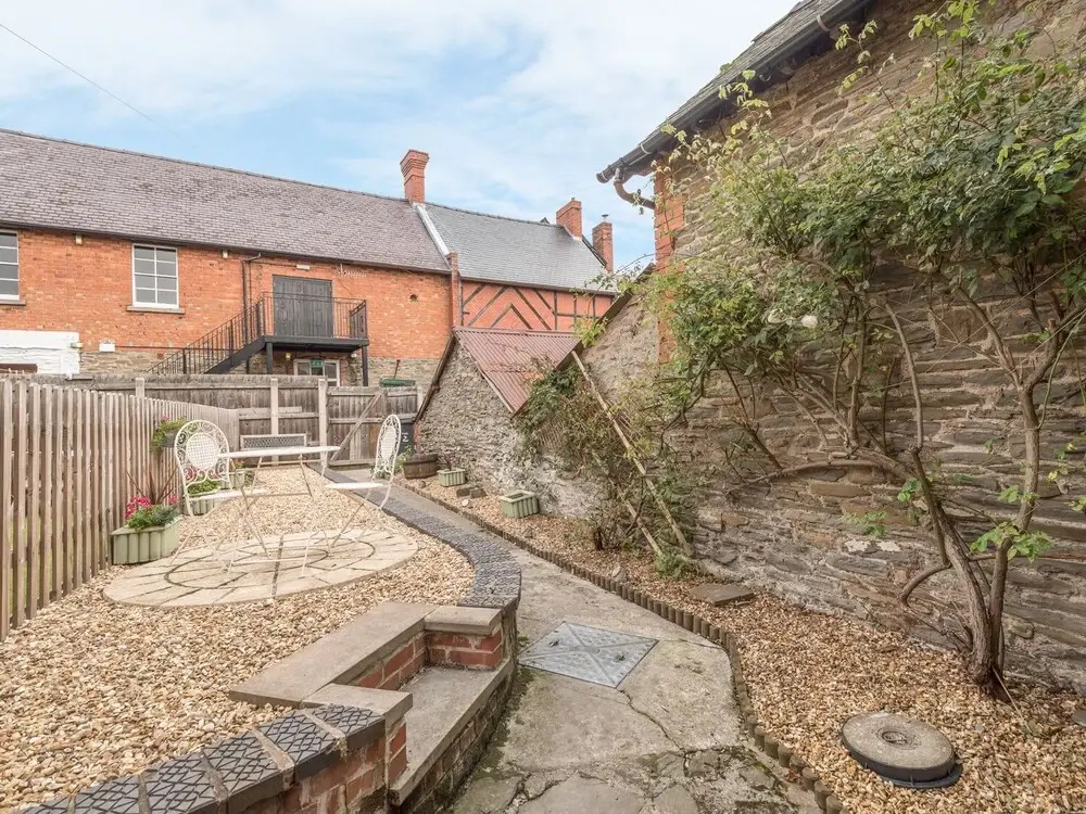 1 Stable Cottage