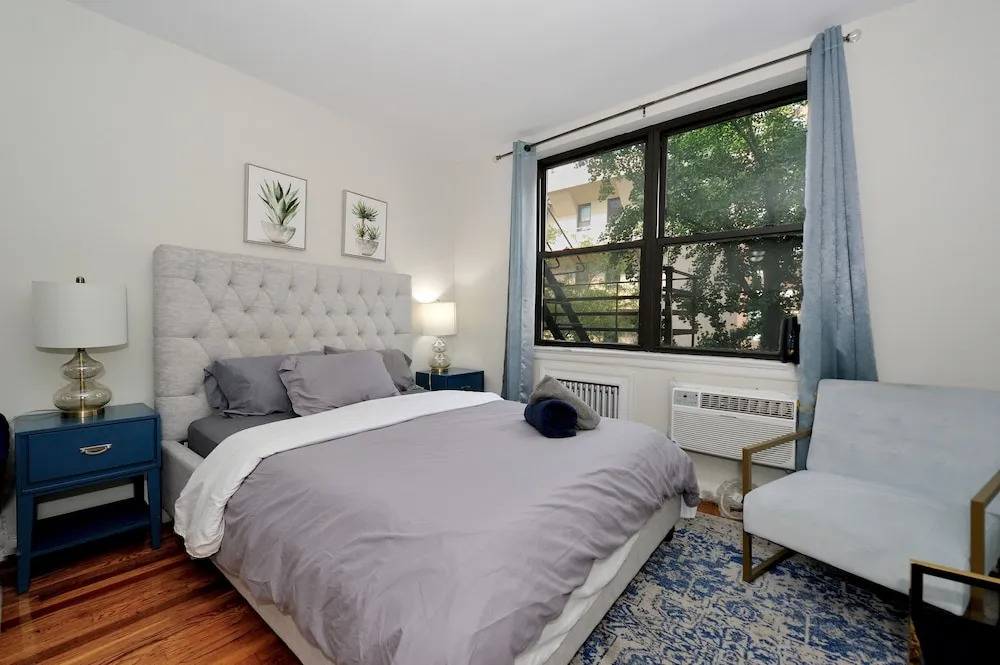 Charming UES Studio Walk to Subway Central Park