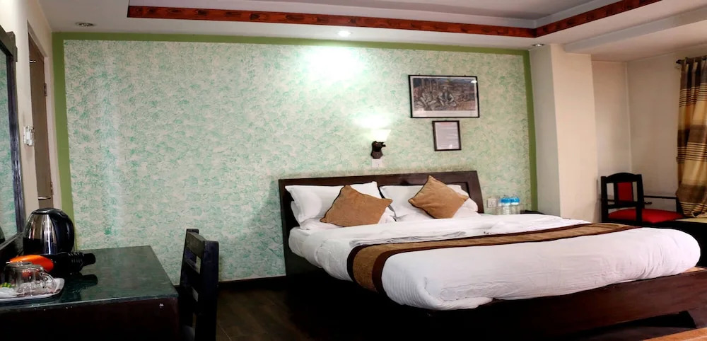 MeroStay 128 AI Hotel