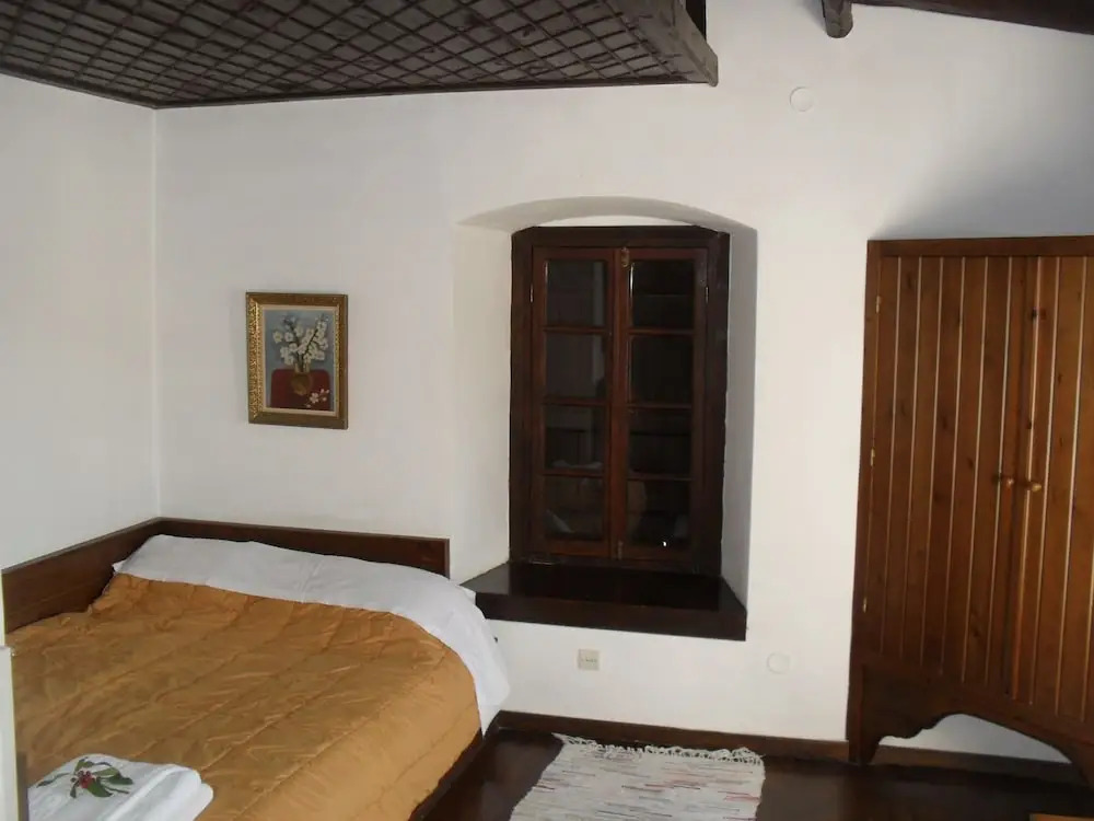 Traditional Guest Home Dimou