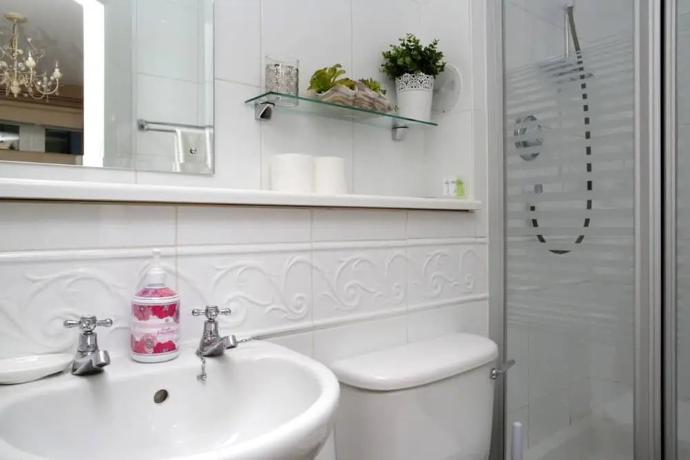 2 Bedroom Flat With Garage Parking