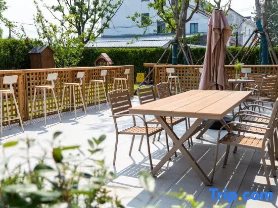 Shuaiwa Club Homestay (Shanghai Jinshan North Station Huakai Seaside Ecological Park)