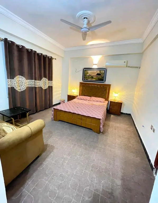 Three star hotel Peshawar