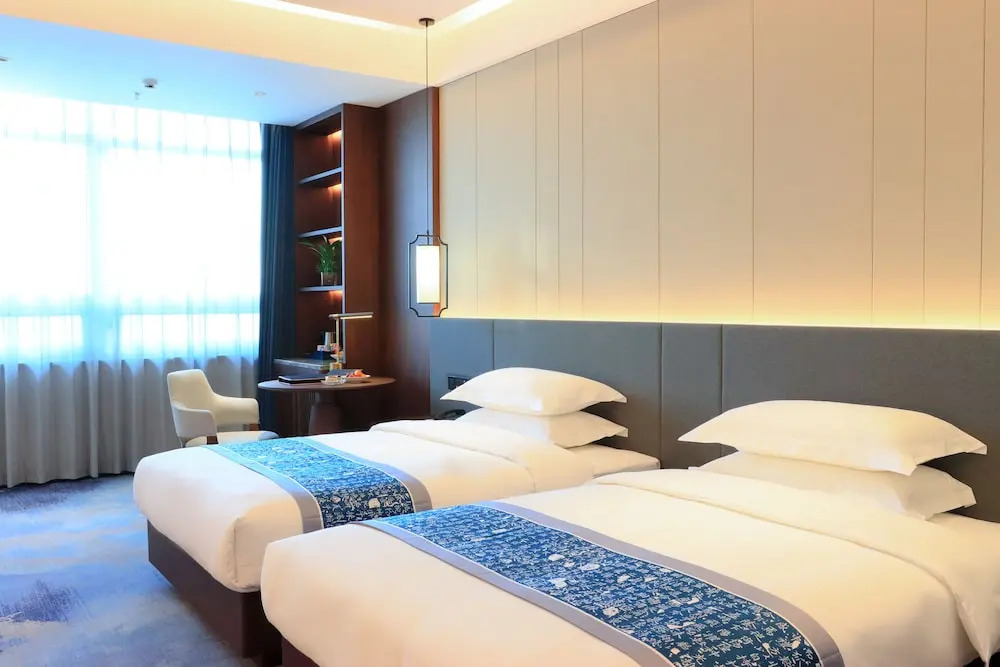 Yun Ray Phoenix Hotel