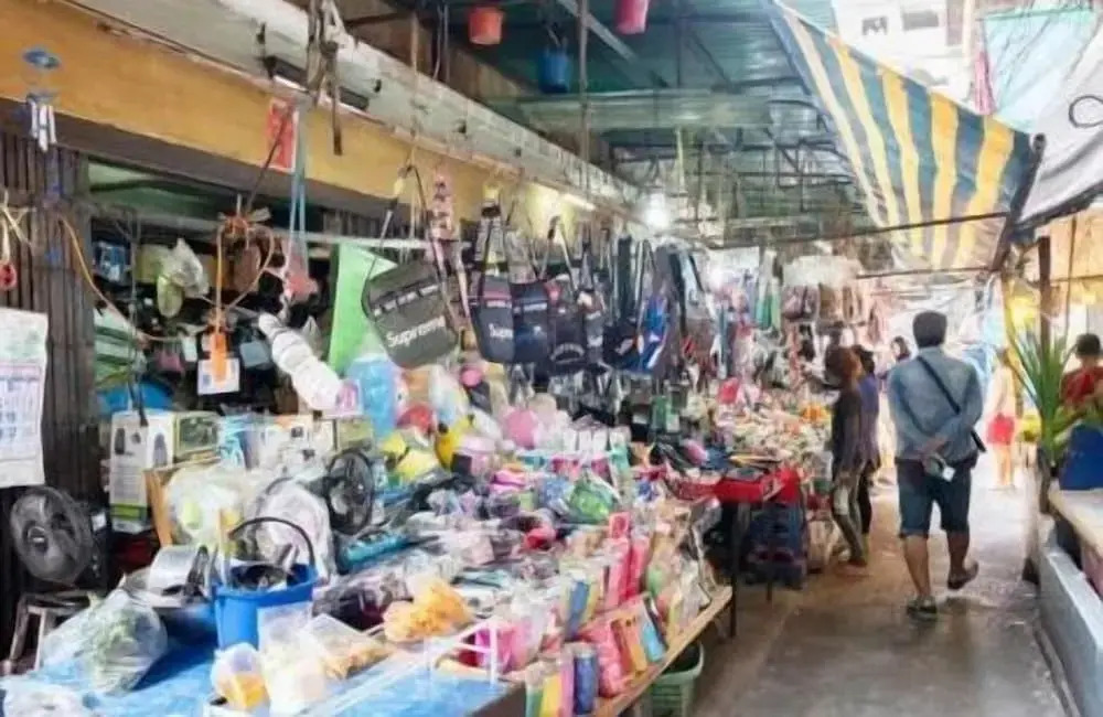 Апартаменты Locals Sathorn Siamese Nang Linchee