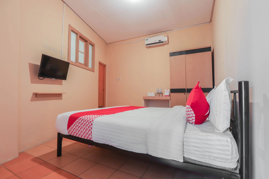 OYO 298 Gemilang Guesthouse Near Siloam Hospitals Kelapa Dua