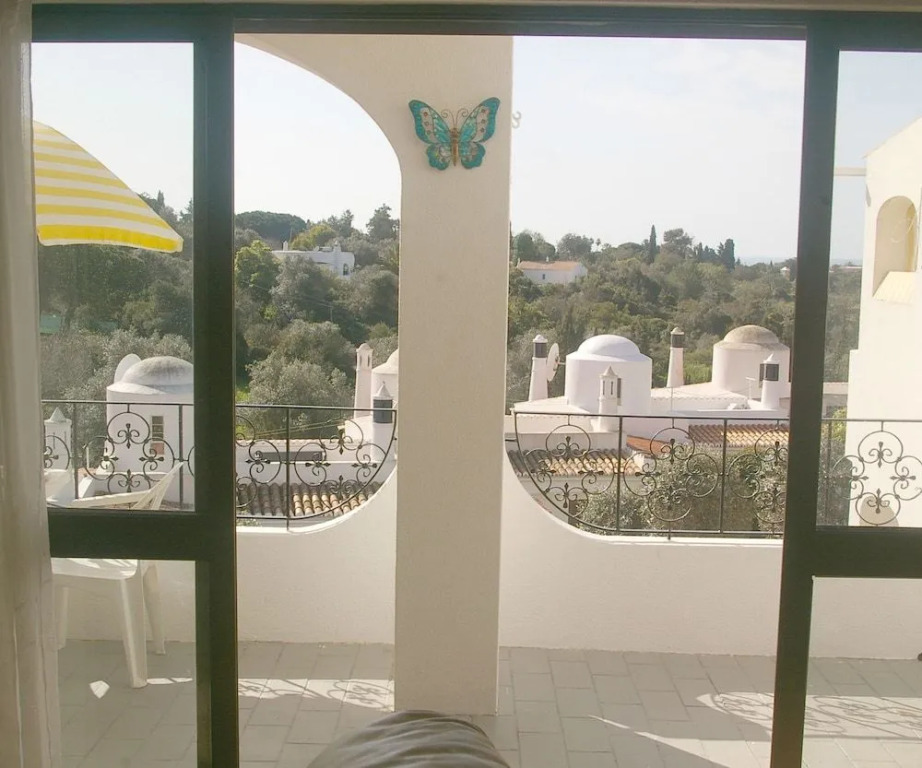 Lovely 2 Bedroom end Townhouse in Carvoeiro