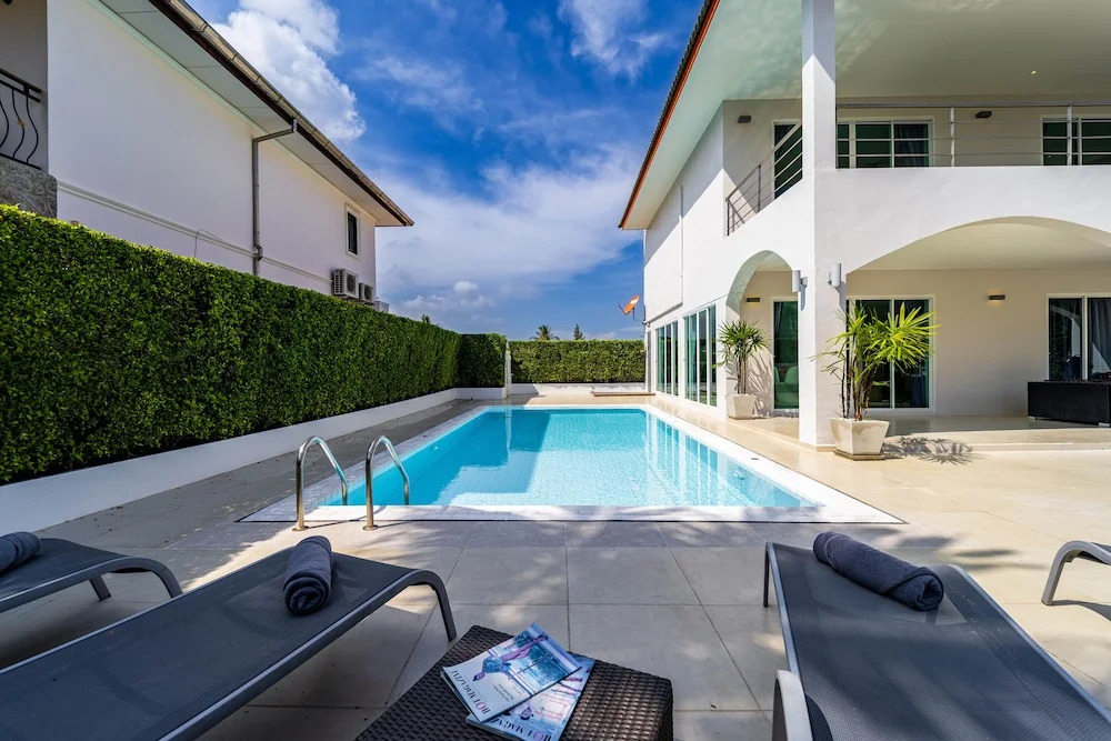 Modern 4 Bedroom Pool Villa in Good Location VY