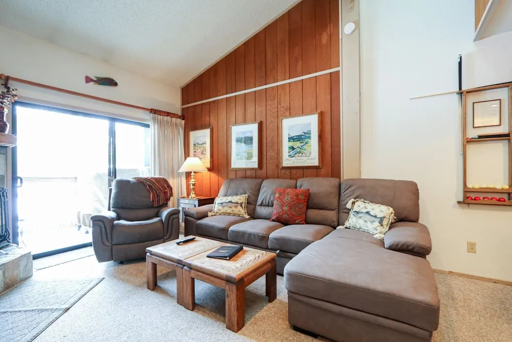 Summit 293 Bright, Spacious with Under Ground Parking, Walk to Eagle Lodge by RedAwning