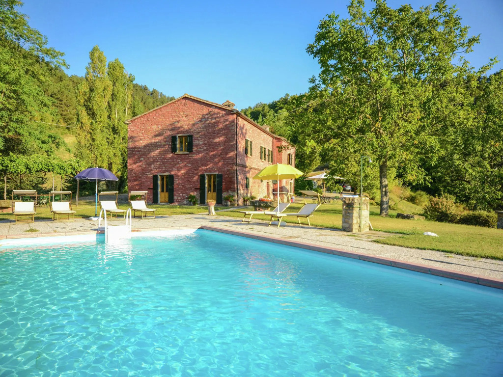 Villa with swimming pool and panoramic view of the Apennines