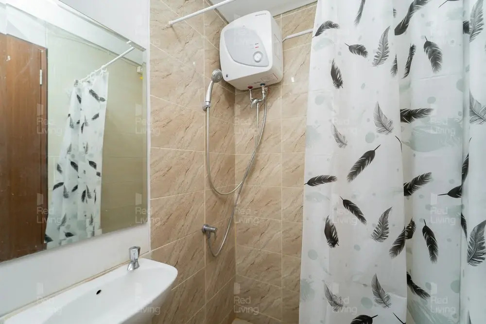 RedLiving Apartemen Transpark Juanda - F88 Tower Jade