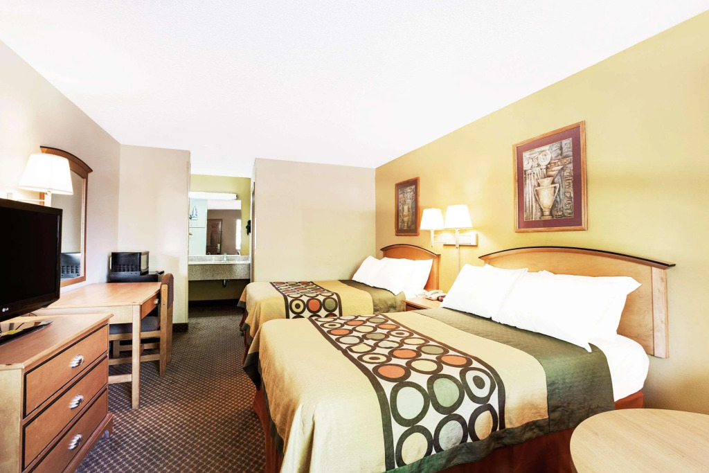 Super 8 By Wyndham Charlotte Downtown Area