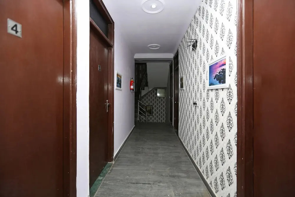 OYO 8969 Hotel Eagle Eye