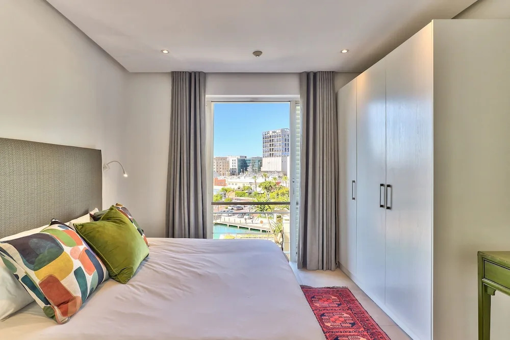 Luxury Three Bedroom Apartment - Fully Furnished and Equipped