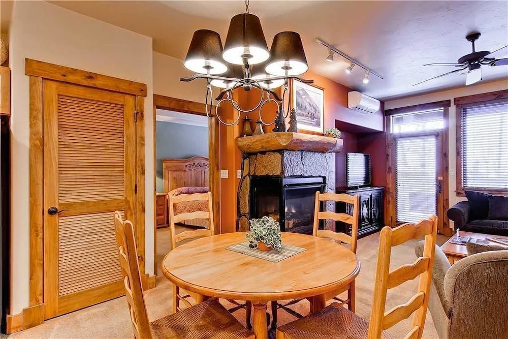 3205 Champagne Lodge, Trappeur's Crossing Apartment 2