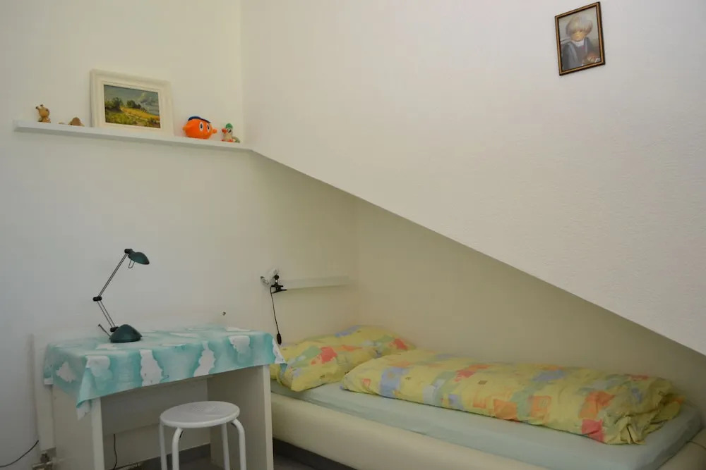 Two-bedroom Apartment for 4-5 Guests With Lake and Mountain Views