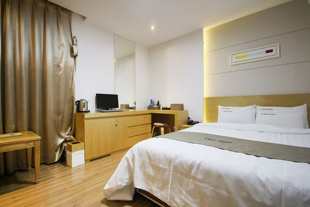 Wate Hotel