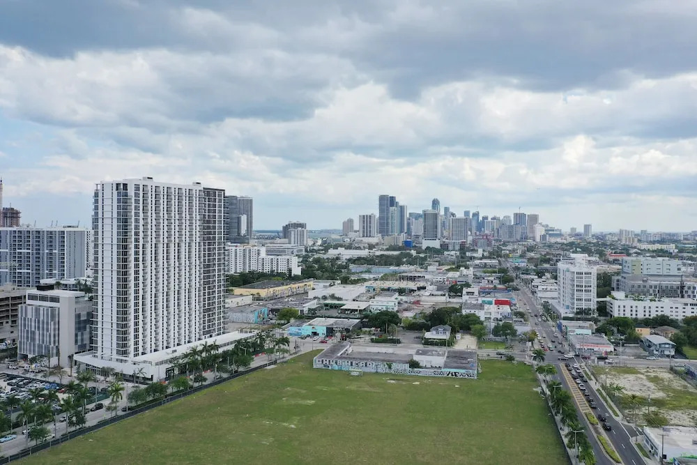 Miami World Rental - Midtown 608