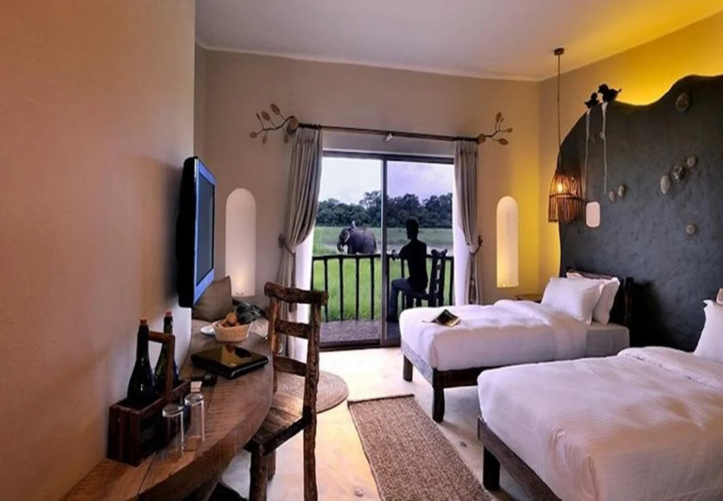 Barahi Jungle Lodge