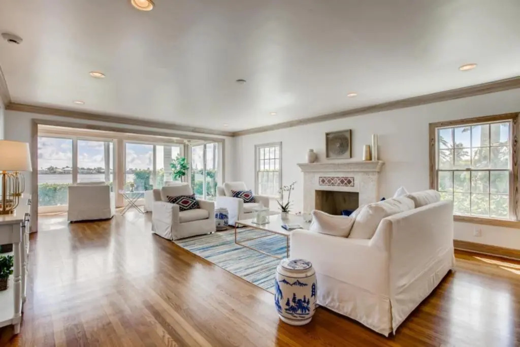 Villa Dolce Vita - Luxuriate in Sweeping Intracoastal Views of Palm Beach