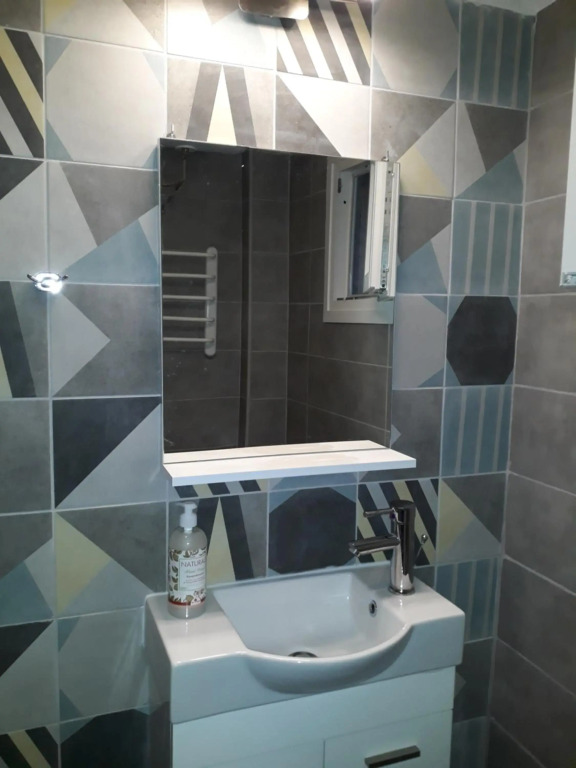 Aristotelous 1 min supercentral Mini studio- renewed with brand new professional orthopedic mattresses