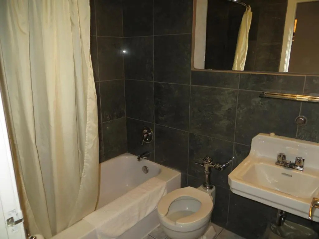 Airport Motor Inn