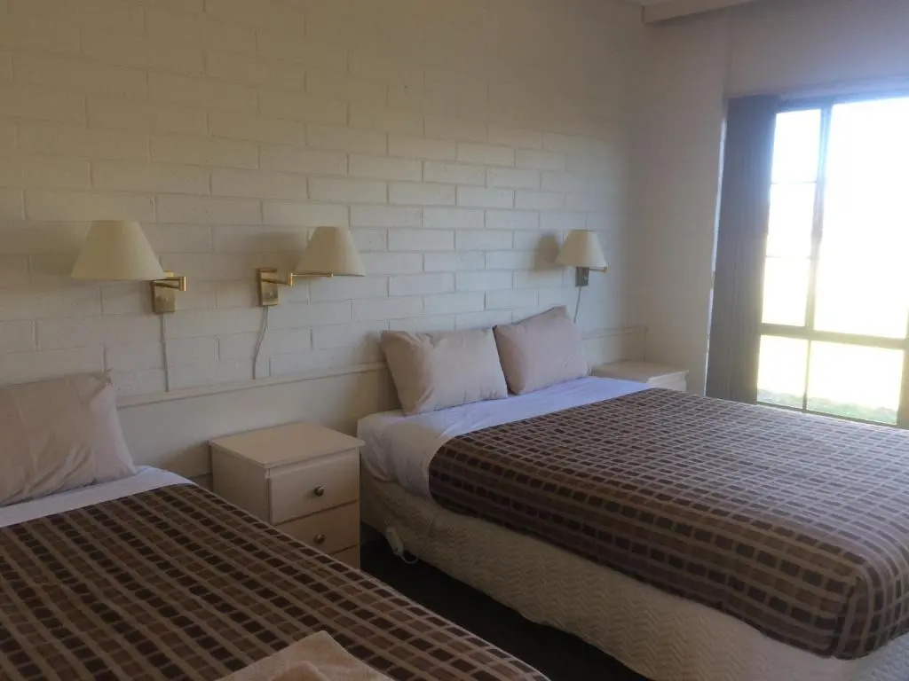 Ambassador Motor Inn
