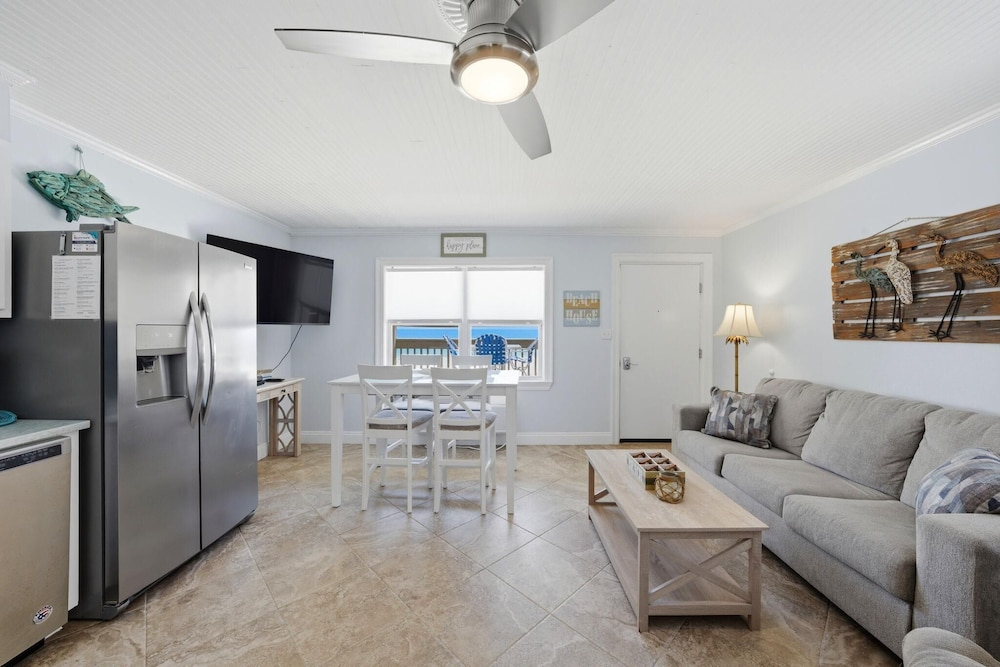 Gulf Village 207