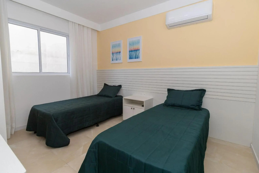 Terrazzo 402B - Apartamento 02 suítes - Acomoda até 06 pessoas - À poucos metros da praia de Bombas