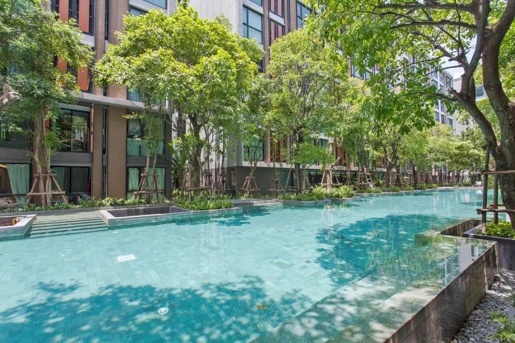 Condo NearBTS Bigpool Gym FastWifi Checkin24h 02